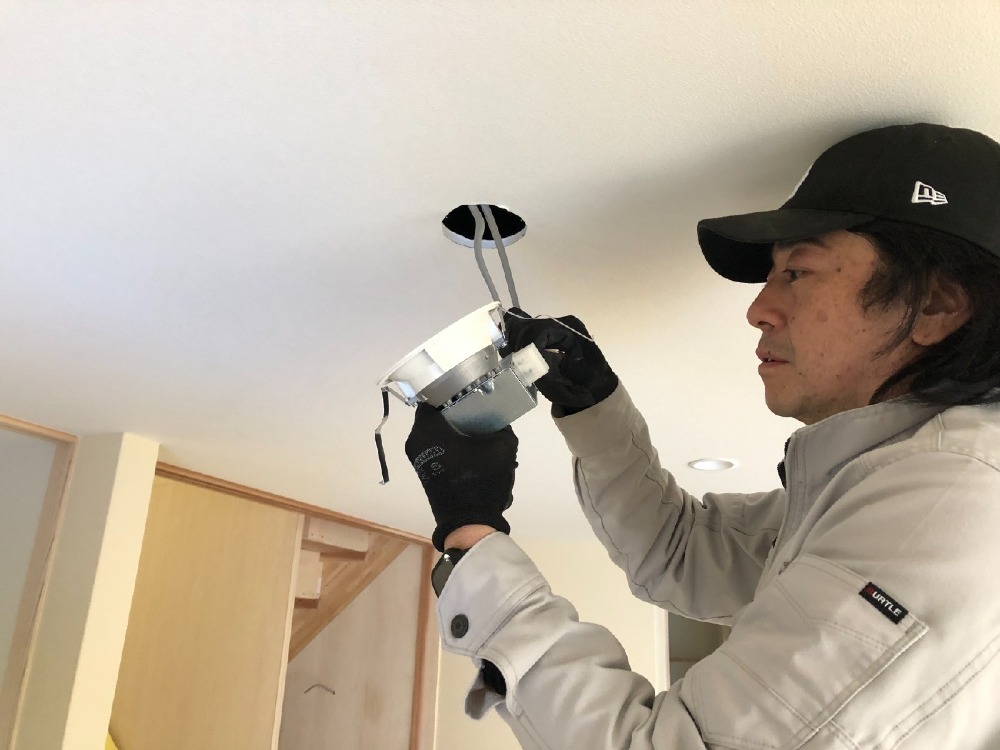 照明機器取付