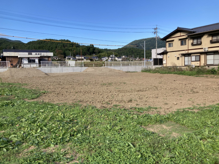 売地／小県郡青木村村松／運動公園、道の駅、小中学校が1㎞圏内の広々とした土地