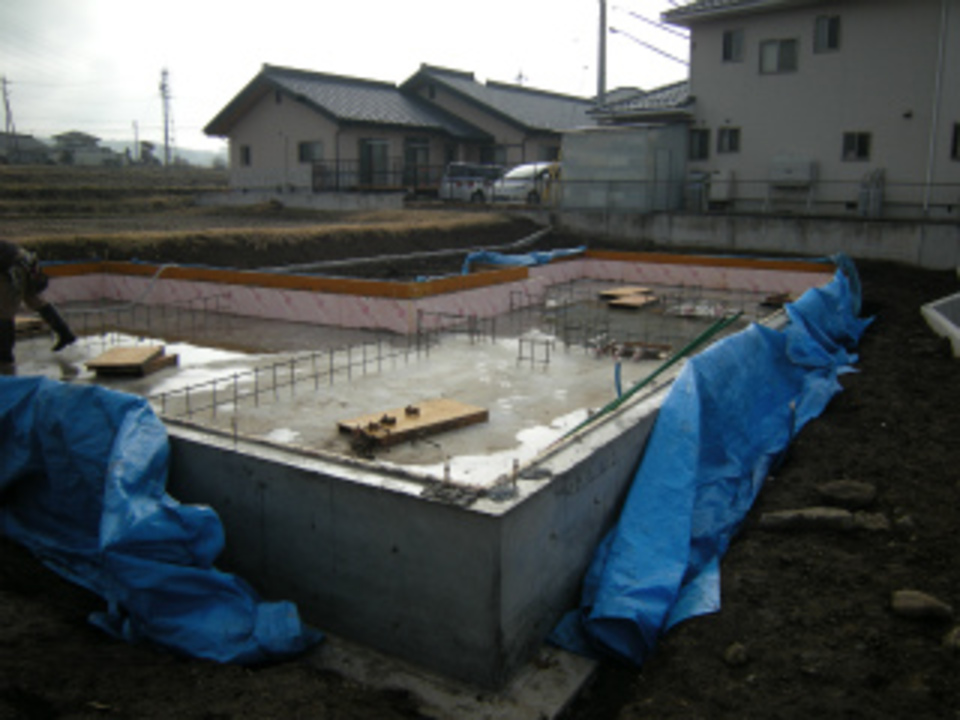 外部型枠外しです