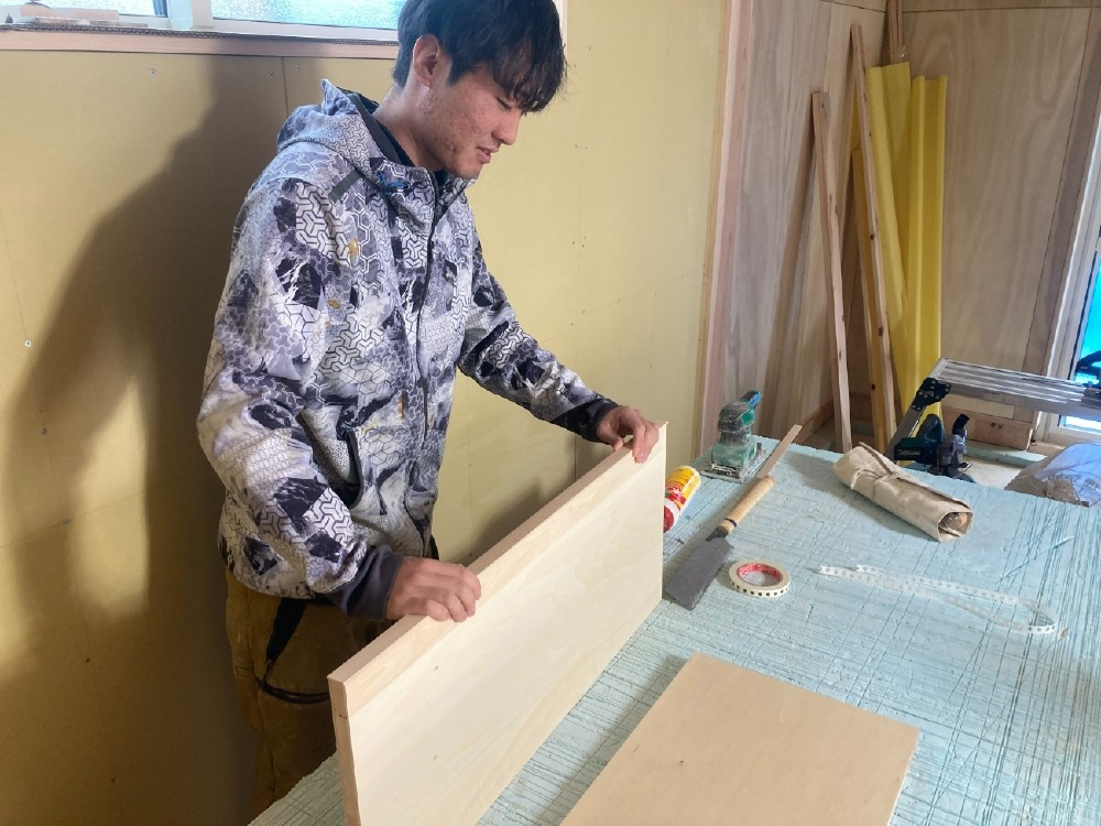 木工事　棚板製作