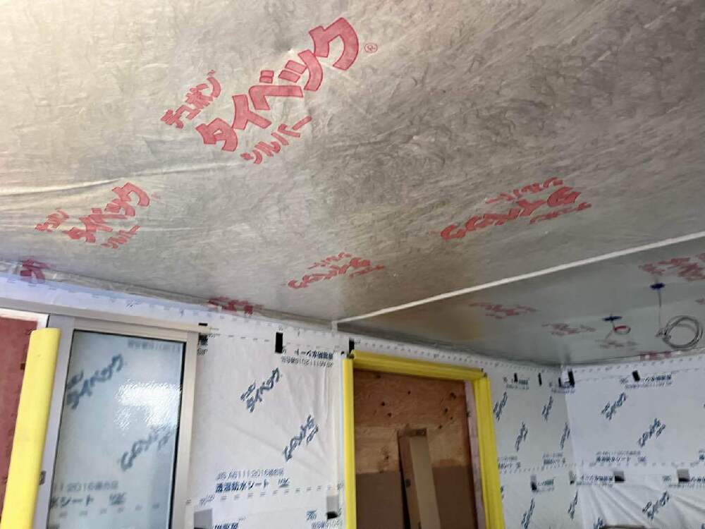 断熱工事　ガレージ天井　重鎮断熱完了