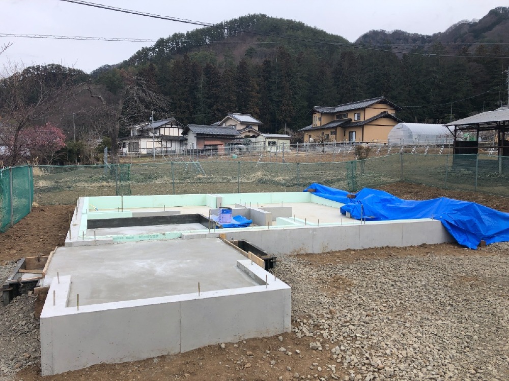 基礎工事　土間コンクリート打設後養生