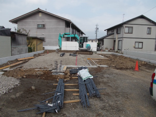 外周部型枠工事中