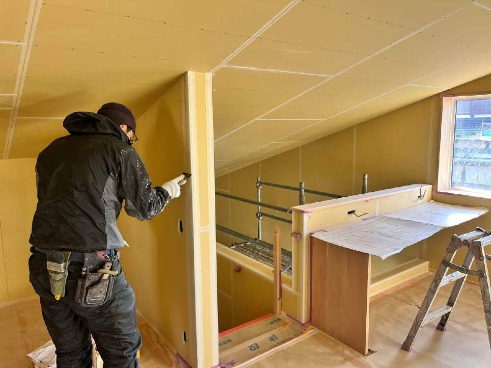 塗装工事　パテ処理