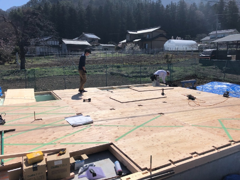 建方工事　土台伏せ