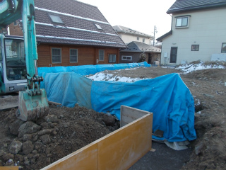 擁壁ｺﾝｸﾘｰﾄ打ち完了！