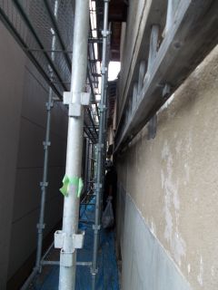 漆喰剥ぎ作業