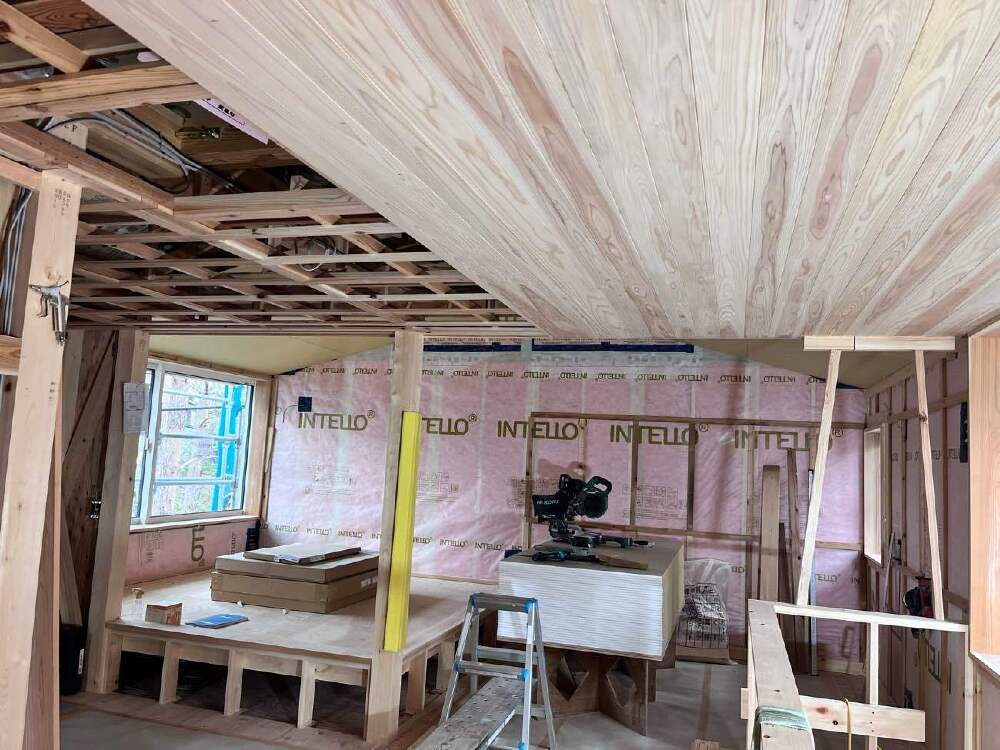 木工事　天井杉羽目板張り