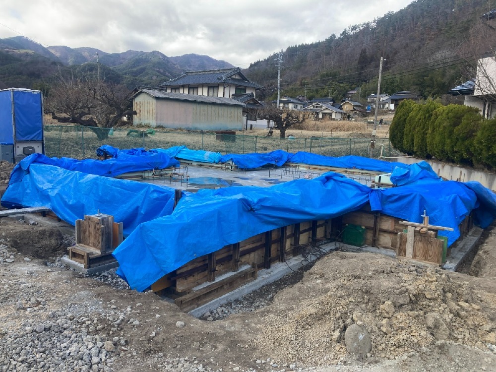 基礎工事　基礎養生