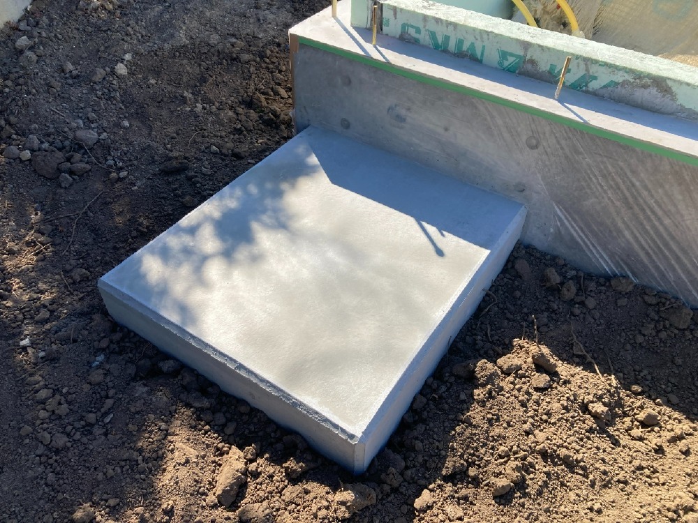 基礎工事　エコキュート架台基礎