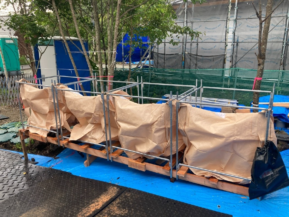 仮設工事　ゴミ分別ラック設置