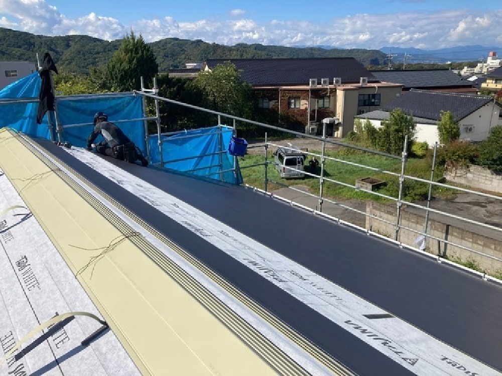 大屋根板金葺き