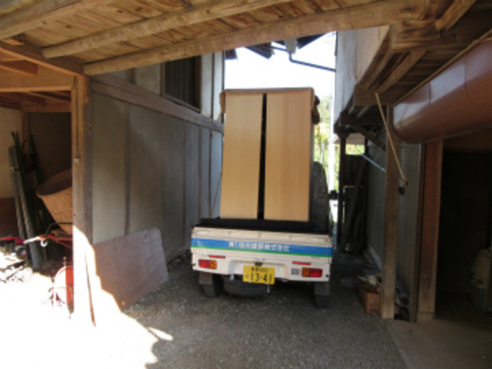 １階の家具を搬入