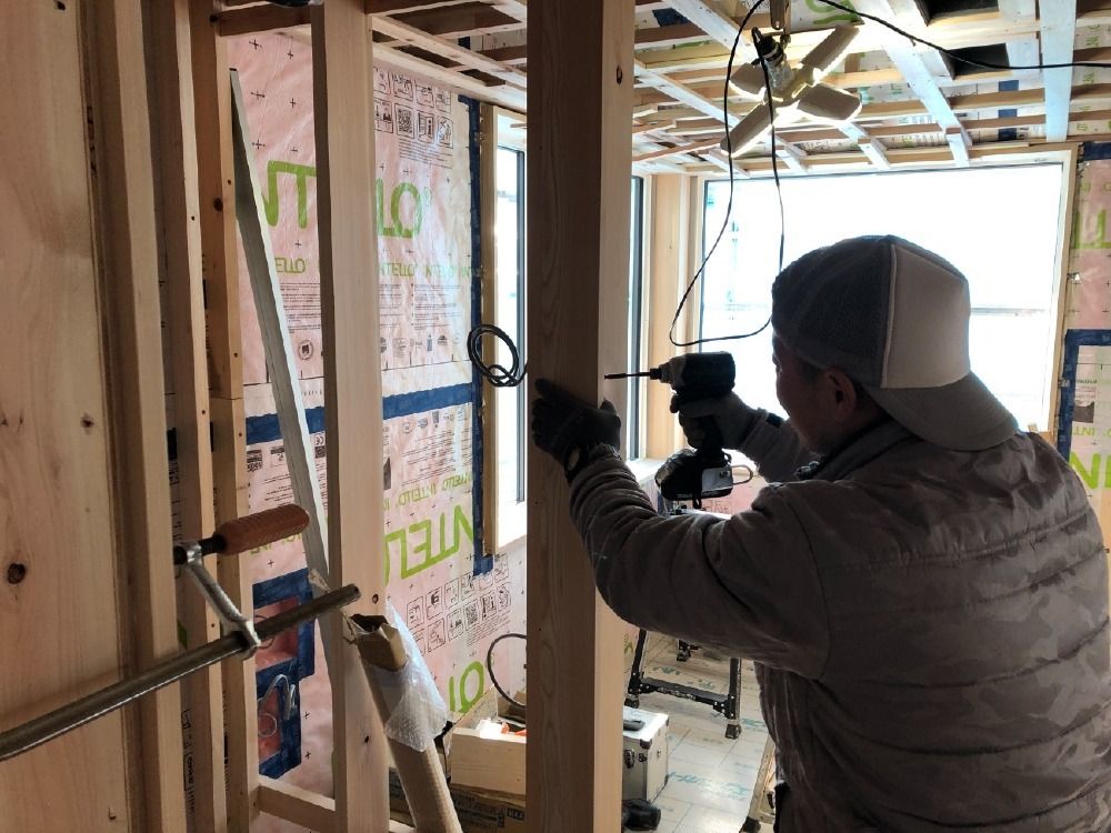 木工事　建具枠取付