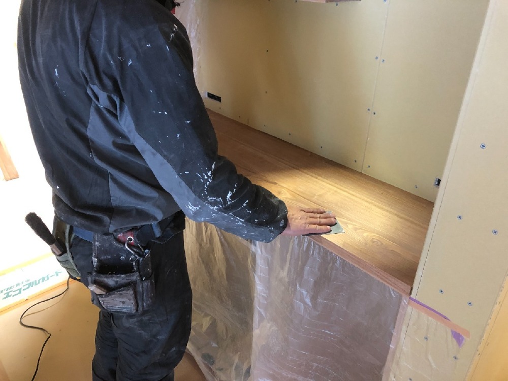 塗装工事　内部天板ウレタン塗装