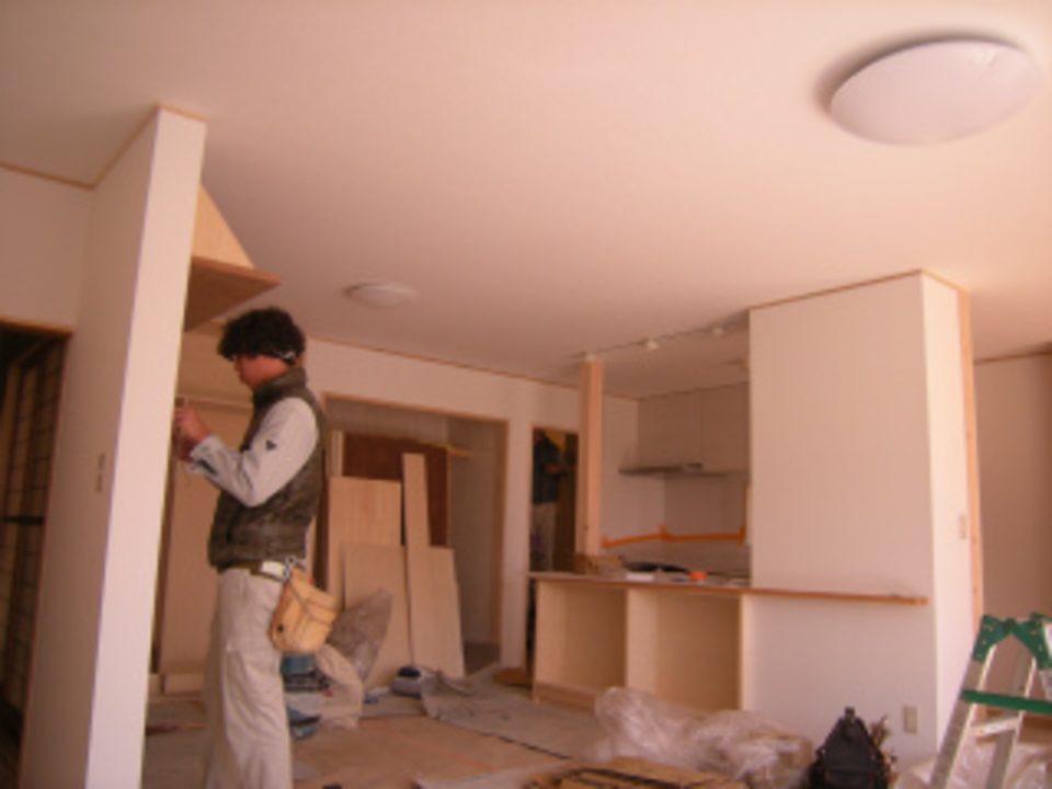 仕上げ器具付け中です