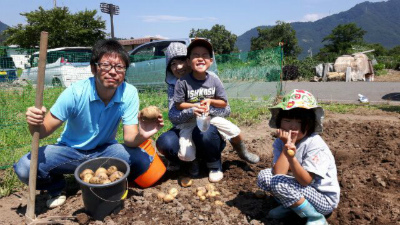 里楽の会　ジャガイモ畑奮闘記