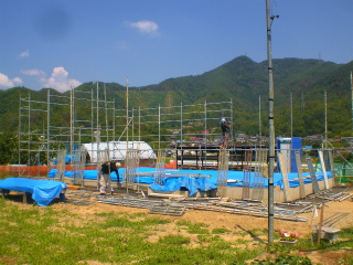 先行足場