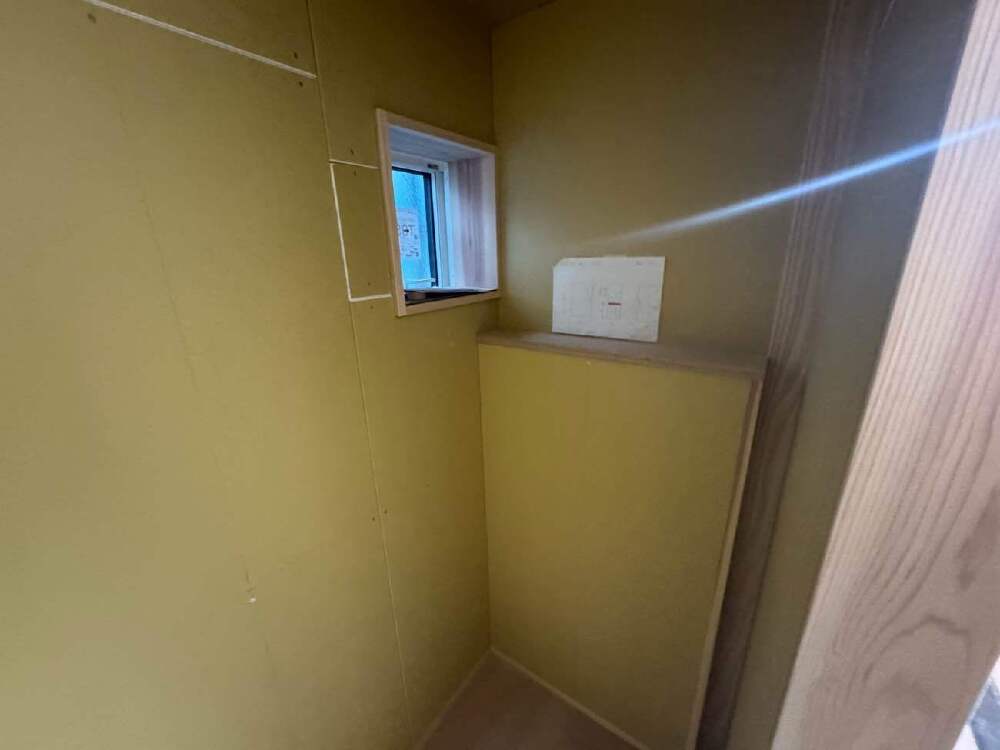 木工事　トイレ背面ｶｳﾝﾀｰ造作