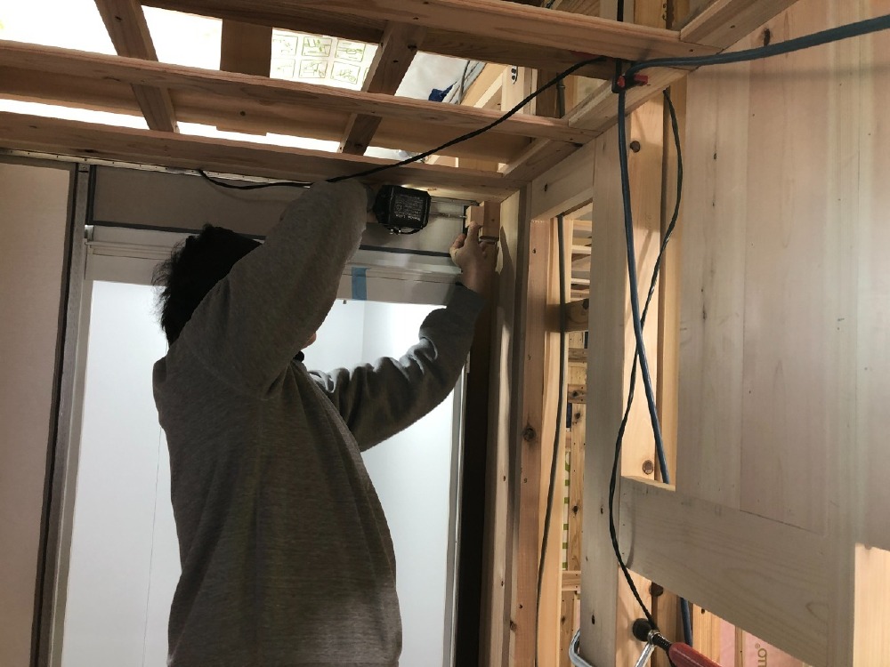 住設機器工事　ユニットバス据付施工