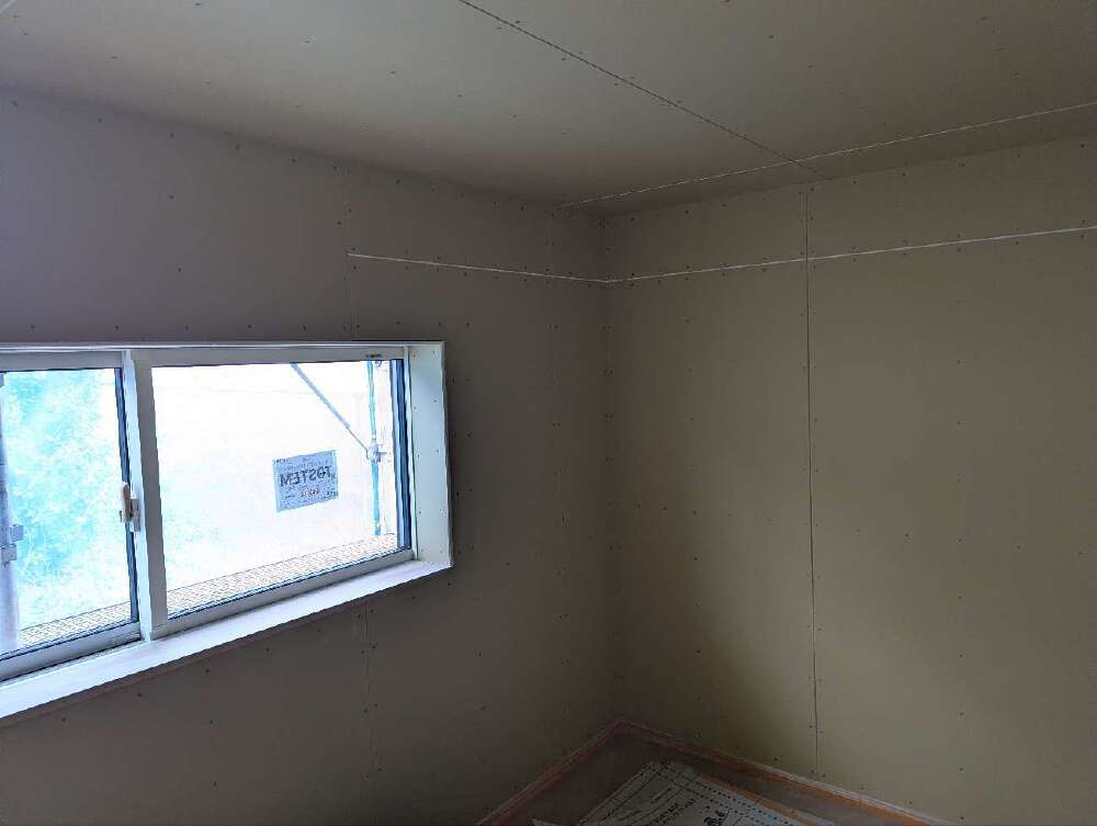 木工事　壁ボード張り（子供室）