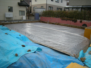 基礎工事開始しました