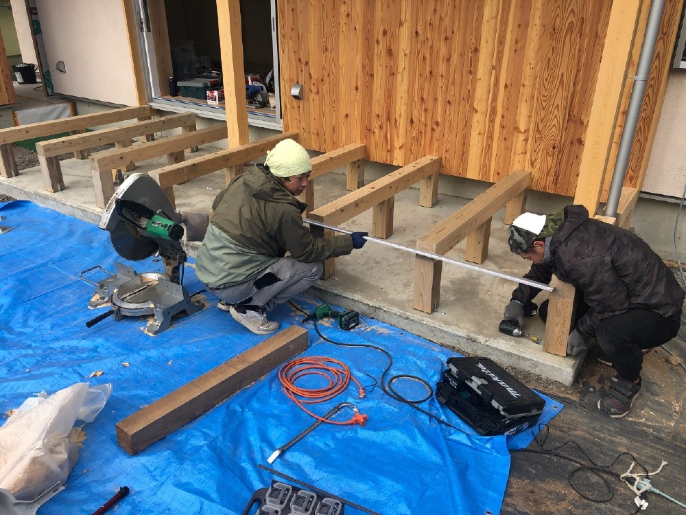 木工事　デッキ組み