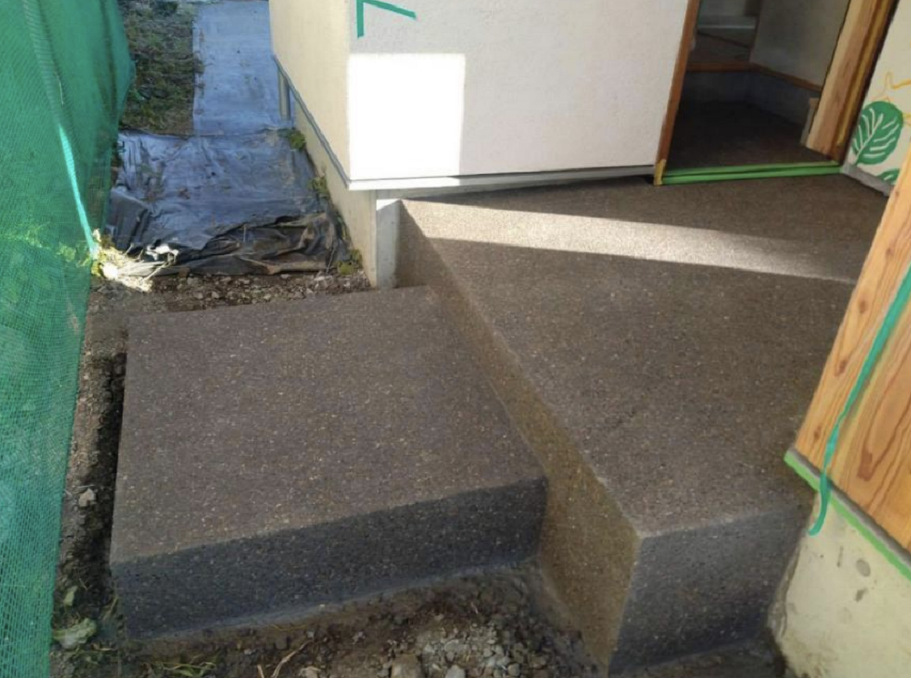 左官工事 玄関洗出しモルタル 施工完了