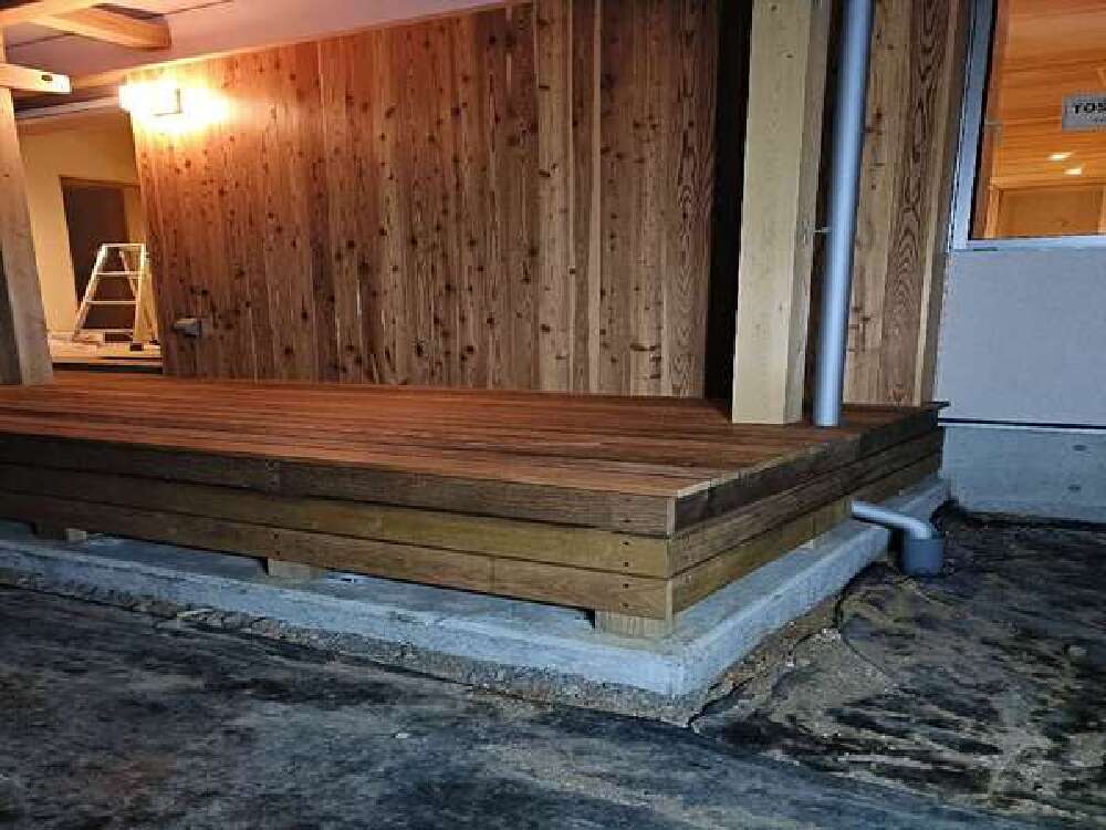 木工事　ウッドデッキ施工完了