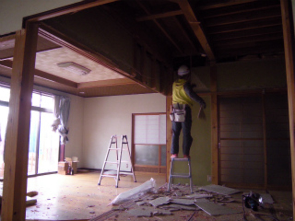 ﾘﾋﾞﾝｸﾞ解体開始です！