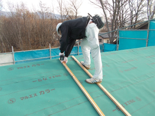 屋根通気工事です