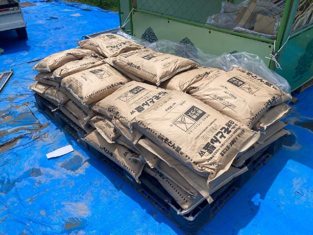 左官工事　下塗り材搬入②