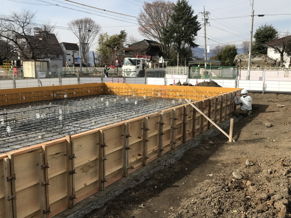 基礎工事中