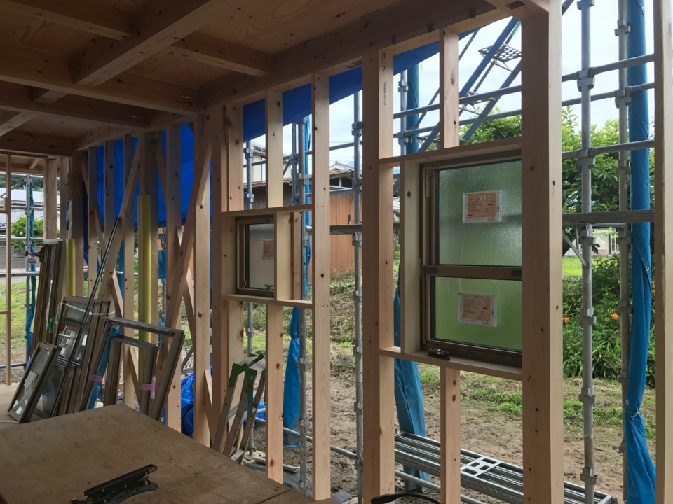 鋼製建具取付開始