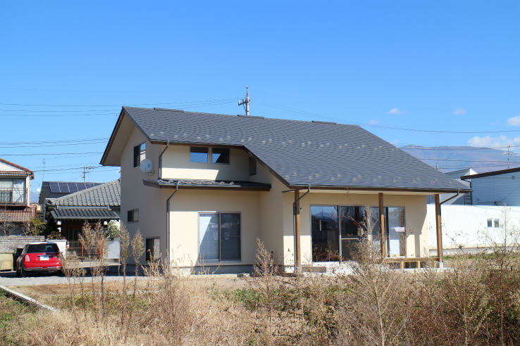 広々空間　大屋根の家