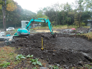 基礎工事開始です！