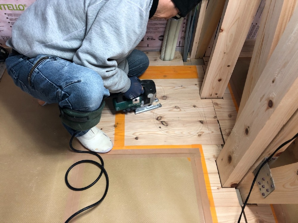 空調工事　先行ダクト配管