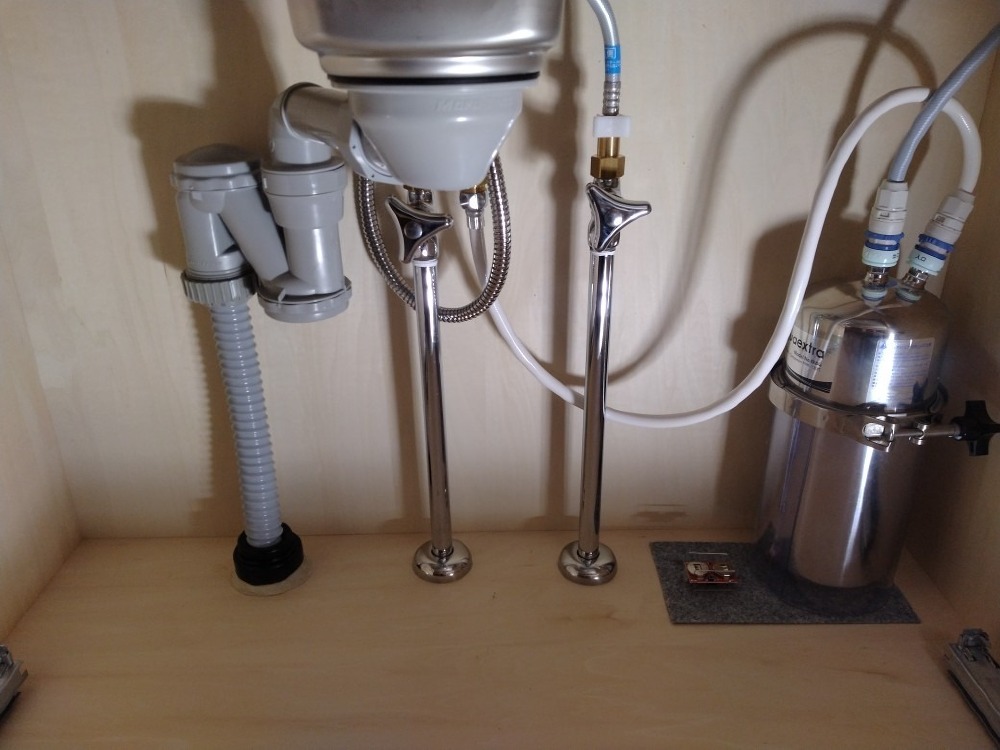 キッチン配管接続完了