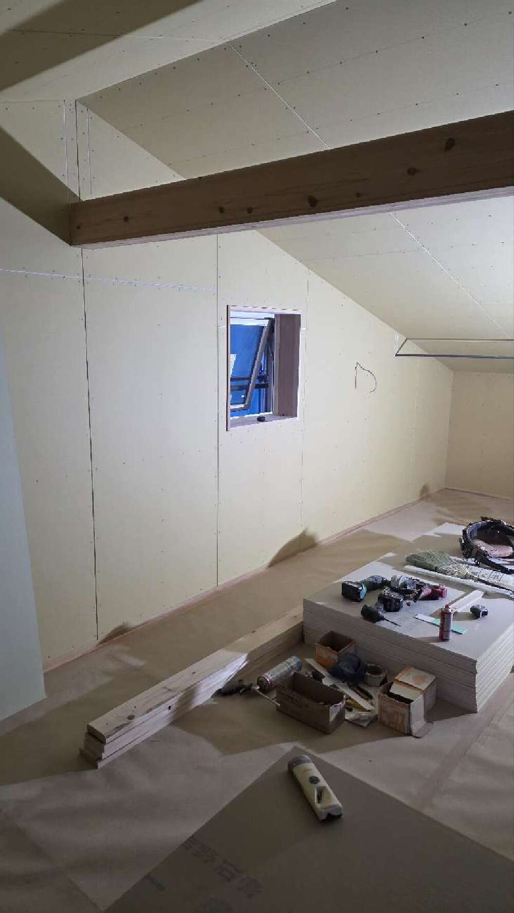 木工事　壁ボード張り