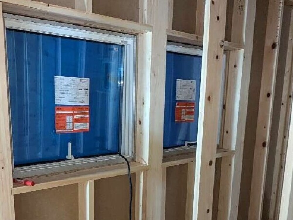 鋼製建具工事　サッシ取付