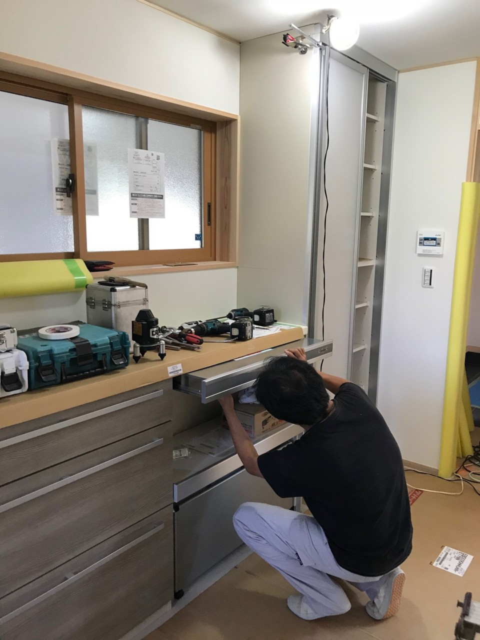 ｼｽﾃﾑｷｯﾁﾝ据付開始！