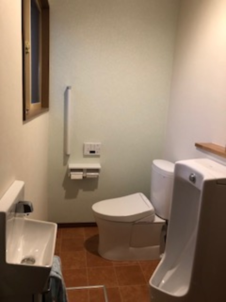 もう一つのトイレ完成