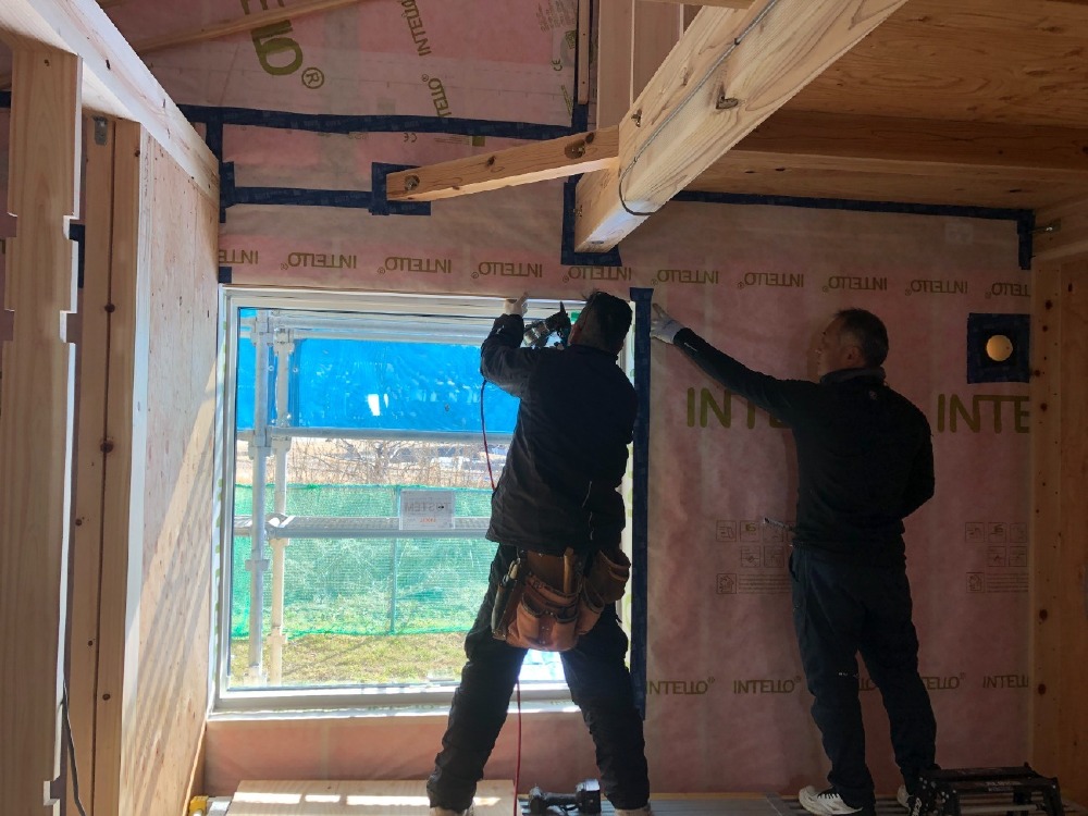 木工事　天井下地組み施工