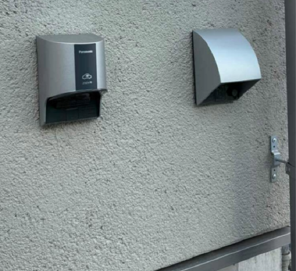 電気工事　外部防水コンセント取付け完了