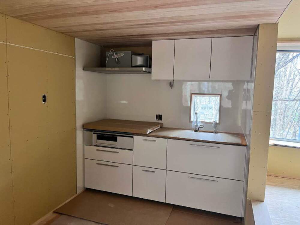 住設工事　キッチン組立て完了
