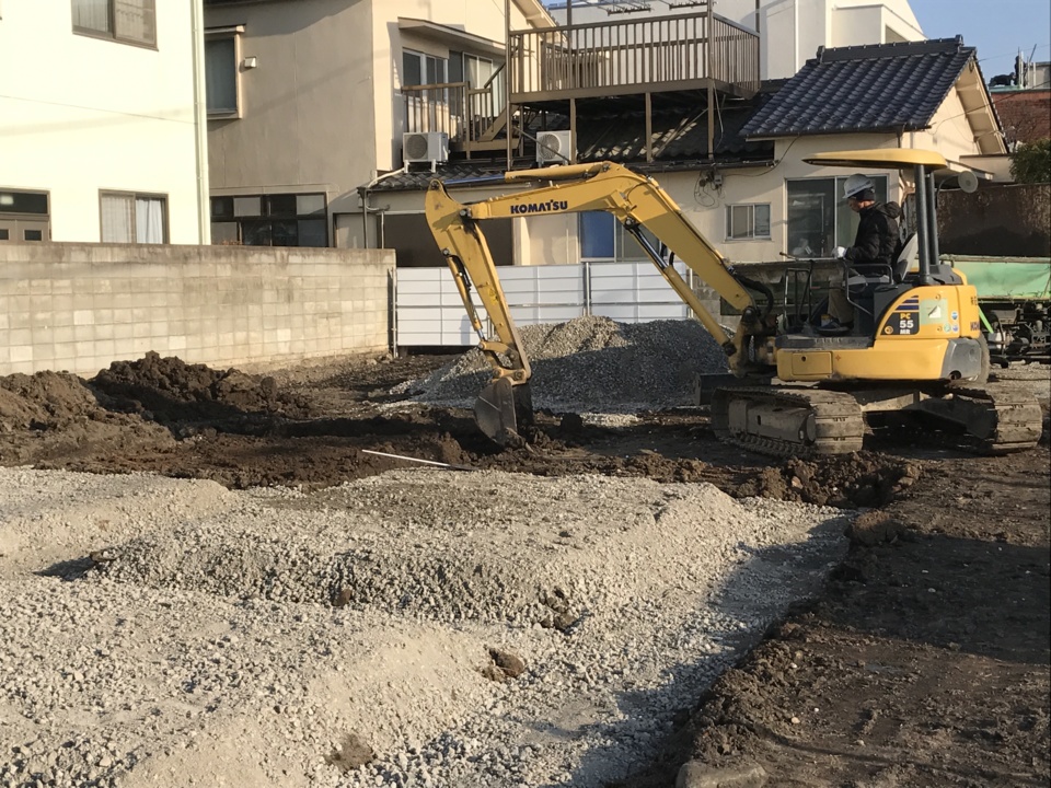 基礎工事開始