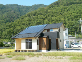 お陽さまと暮らす大屋根の家