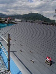 屋根葺き完了です