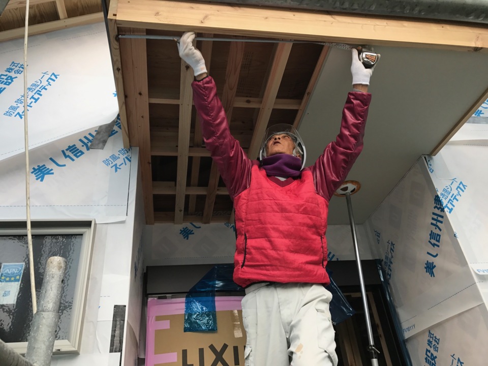 軒天工事中