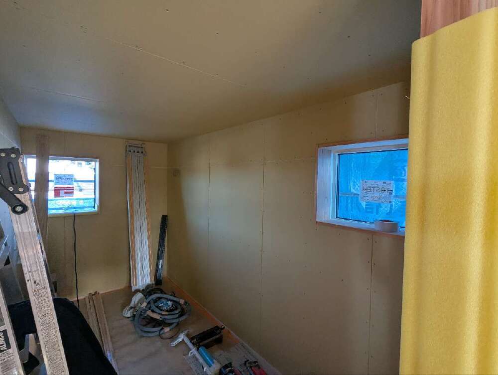 木工事　2階壁ボード張り